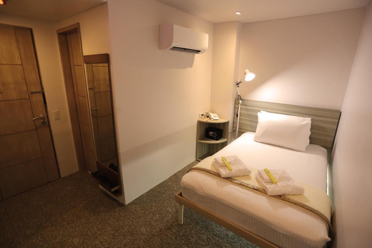 1010 Hotel Muntinlupa City Eksteriør bilde